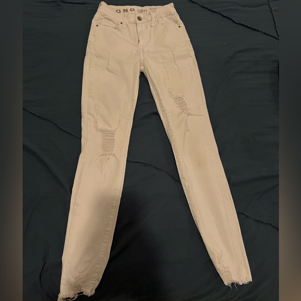 White skinny jeans